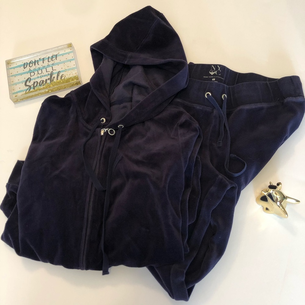 Deep blue/black velour sweatsuit